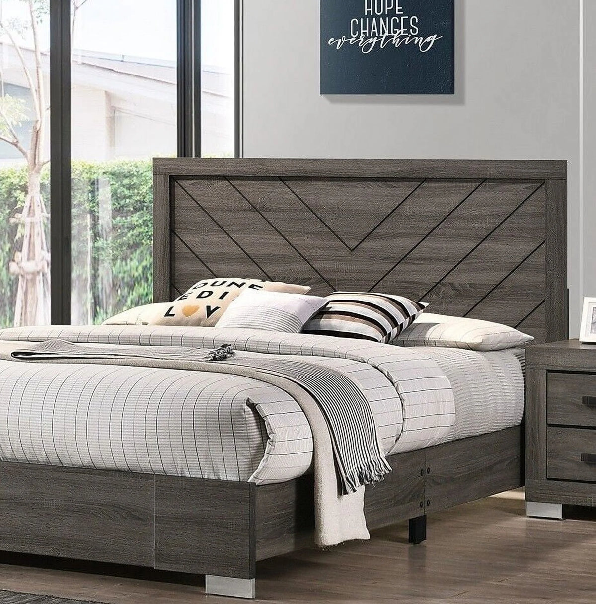 Queen Size Wooden Bed Z196513