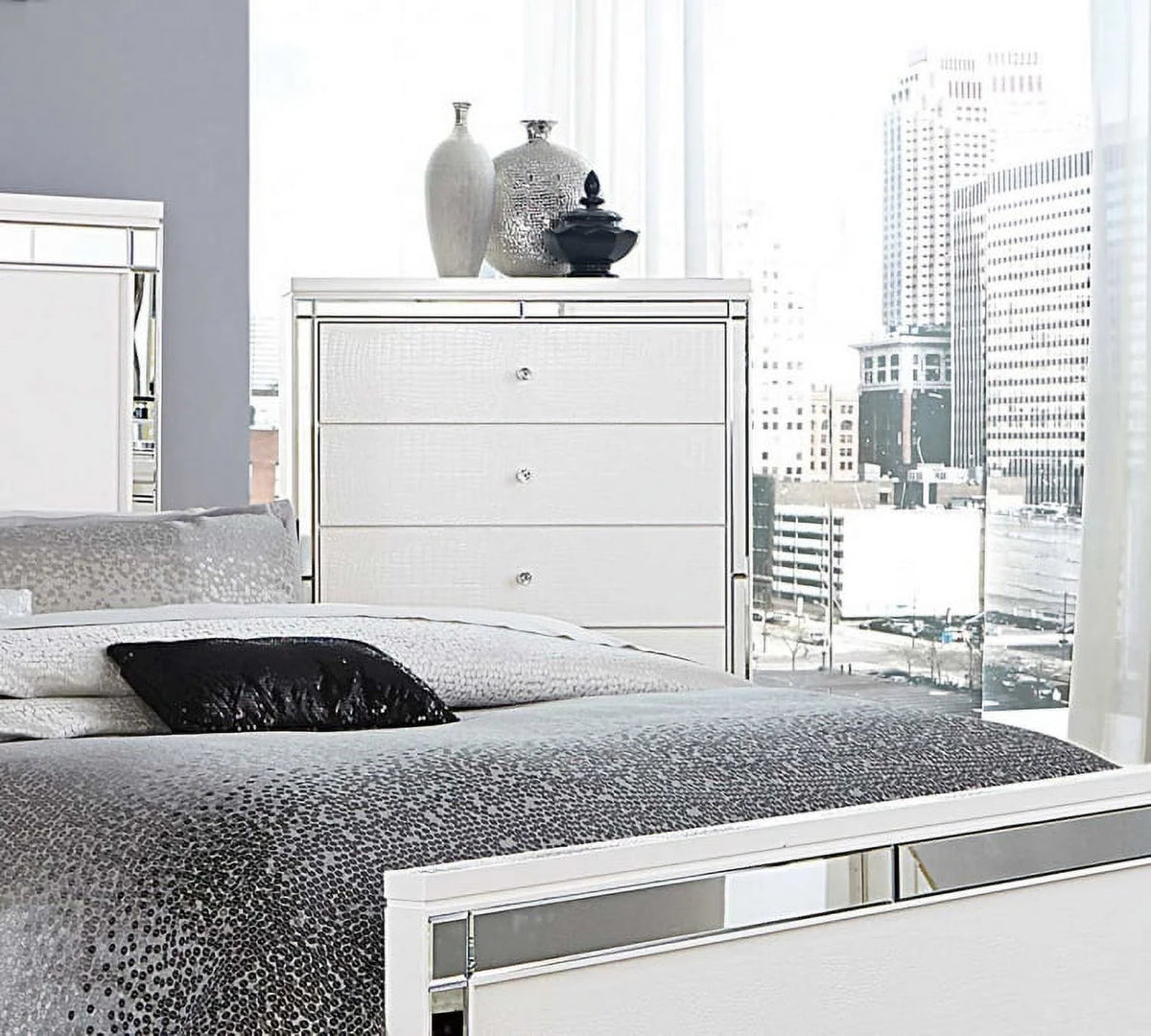 5 Drawer Chest in White Embossed Alligator & Mirror C986612